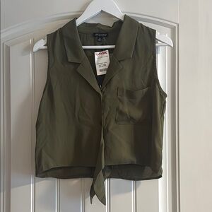 Green Sleeveless Button-Up Blouse